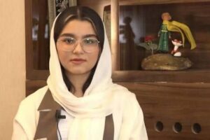 منابع رتبه 1 کنکور آترینا فرحمند